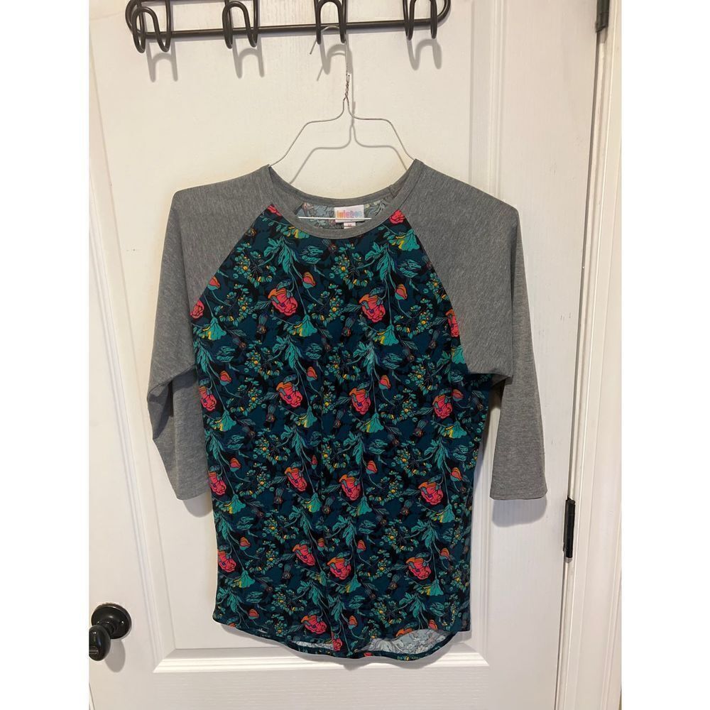 New LuLaRoe Randy 3/4 Sleeve Gray with Black Roses Tee T-shirt
